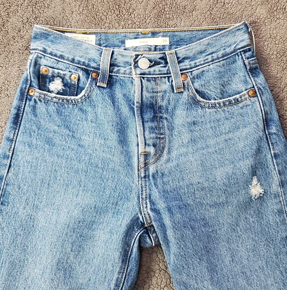 Levi's® Premium Wedgie Icon Fit Ankle Women's Jeans - Picture 3 of 15